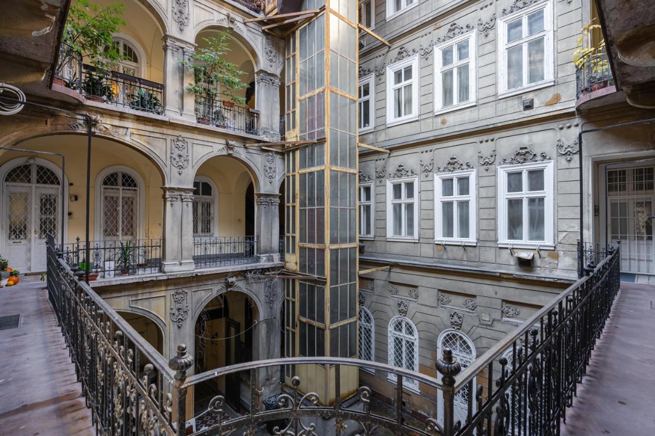 Premium Art Deco Apartment At Broadway // 4Bdr & 3Br Будапешт Экстерьер фото